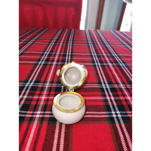 ARTMARK Porcelain Limoges Box Snowman - Picture 2 of 5